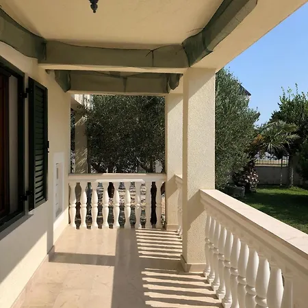 In Privlaka Mit Garten, Grill Und Terrasse * Nin